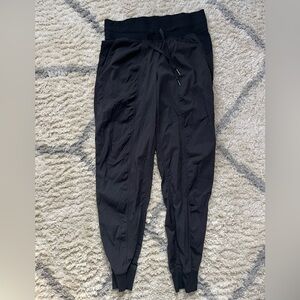 Lululemon Dance Studio Mid-Rise Jogger
Full Length
